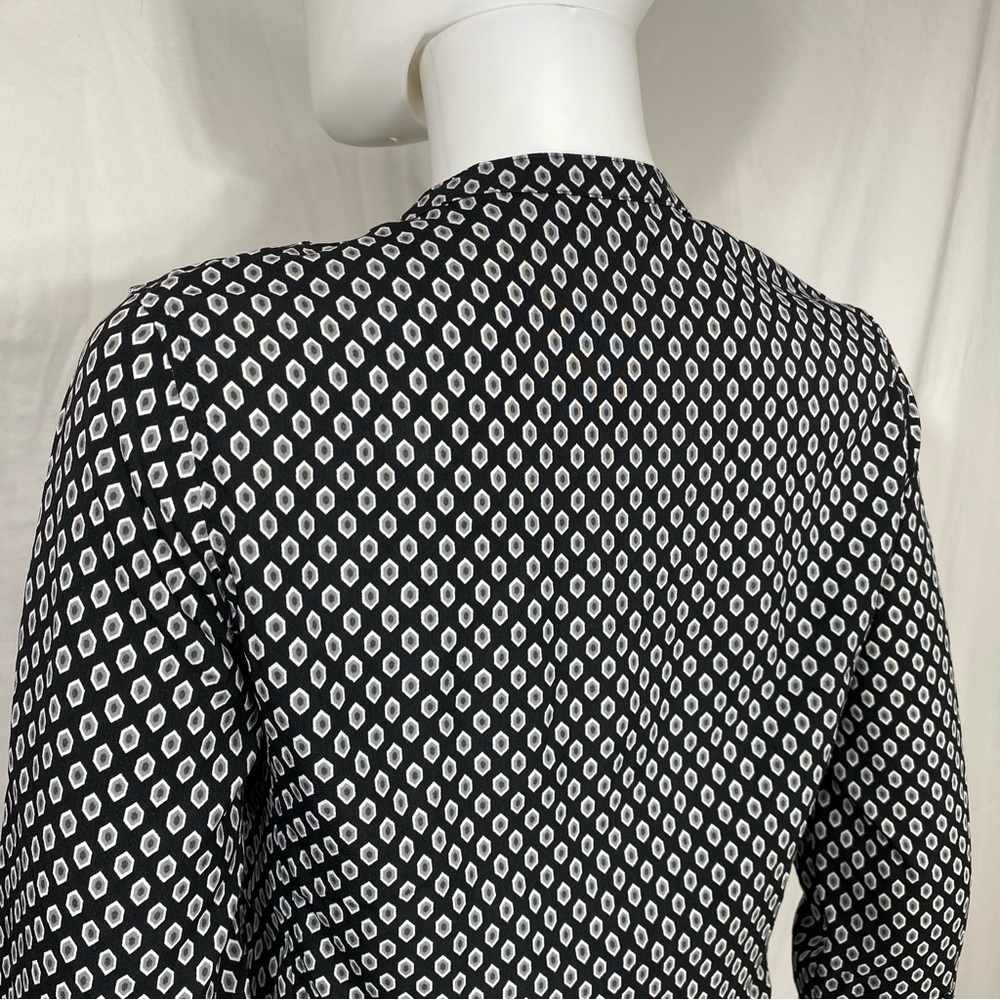 Express Diamond Pattern Black & Gray Design Long Sleeve Collarless Button Down - Picture 4 of 6